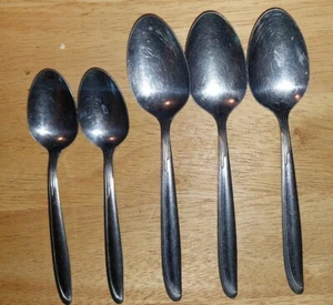 Oneida Stainless SAND DUNE ( Grooved Down ) LOT of 5 Oval Soup Spoons Teaspoons  - Picture 1 of 7