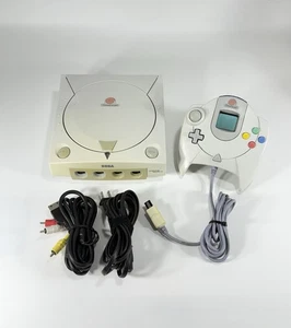 Sega Dreamcast HKT-3020 White Video Game Console with Controller & Cables - Picture 1 of 19