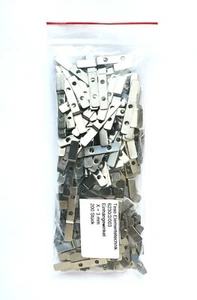 Einhängewinkel für Insektenschutzspannrahmen mit Bürste in 3mm / 200 Stück - Bild 1 von 2