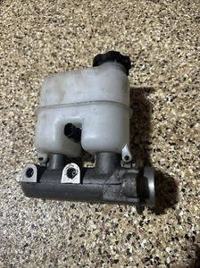 00 CHEVY 1500 BRAKE MASTER CYLINDER RESERVOIR TANK OEM R-S-29 - Picture 1 of 4