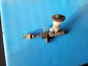 89 90 91 92 93 94 95 TOYOTA PICKUP CLUTCH MASTER CYLINDER 6 CYL 150399 - Picture 1 of 3