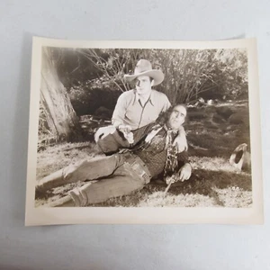 Fotografía de producción vintage 8x10 Tom Tyler película occidental nacido para la batalla 1935 - Imagen 1 de 2