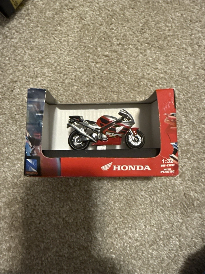 New Honda CR 1:32 Scale Die-Cast w Plastic - Image 1 of 1