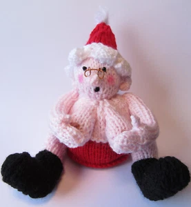 KNITTING PATTERN Cheeky Naughty Mrs Santa Claus Chocolate Orange Cover Christmas - Picture 1 of 2