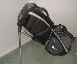 Herren Nike 14 Way Performance Hybrid Dual Strap Standbag mit Regenschutz - Bild 1 von 9