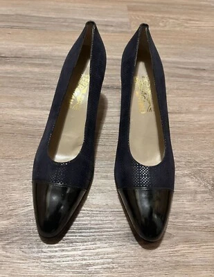 De colección Salvatore Ferragamo Mujer Azul Punta Cuero Gatito Tacones Talla 9.5 Foto 1 de 4