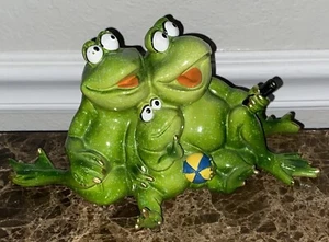 Family Of Green Frogs Resin Sculpture Tabletop Figurine Home Decor - Picture 1 of 2