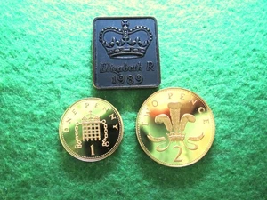 1989 Great Britain Gem Cameo Proof Penny - Two Pence - Mint Medal - Picture 1 of 2