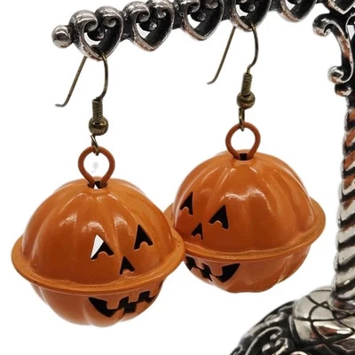 PENDIENTES 3D Calabaza JINGLE CAMPANAS Funky Halloween Jack o Linterna Novedad Joyería Foto 1 de 4