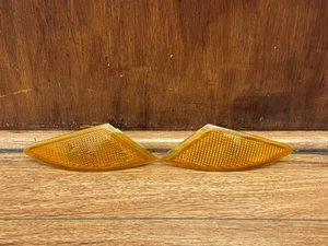 OEM 2006-2010 Mercedes-Benz W251 R350 R500 Front Bumper Reflector Marker Pair - Picture 1 of 6