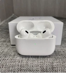 AirPods 4th Generation - Photo 1 sur 5
