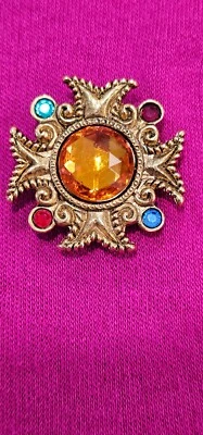 VINTAGE NONY NEW YORK large button cover gold tone multi color stones NWOT - Image 1 of 4