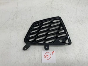 84740364 OEM hoja NEGRO parachoques trasero ventilación para Chevy C8 Corvette Stingray - Imagen 1 de 10