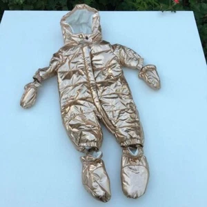 NUEVO Gymboree Bebé Recién Nacido 0-3MTH Bunting Dorado Una Pieza Puffer Traje de Nieve - Imagen 1 de 10