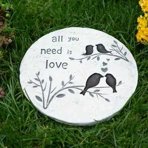 All You Need Is Love Zement Trittstein - 9 3/4" RUND - Bild 1 von 6