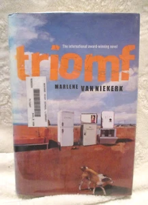 Triomf~Marlene Van Niekerk~2004~Hardcover~Dust-jacket~Former Library Book - Foto 1 di 14