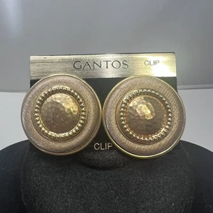 Vintage NWT GANTOS Gold Tone Large Hammered Chunky Clip Earrings - Picture 1 of 3