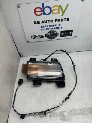 BRAND NEW! 2018-2024 JEEP WRANGLER GENUINE MOPAR RIGHT SIDE TURN SIGNAL LAMP OEM - Imagem 1 de 4