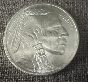 1 oz Silver Buffalo SilverTowne Round .999 Fine Silver - Picture 1 of 2