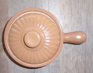 Ribbed Stoneware Covered Small Crock Bowl Lid Handle Vintage USA Onion Soup - Picture 1 of 10