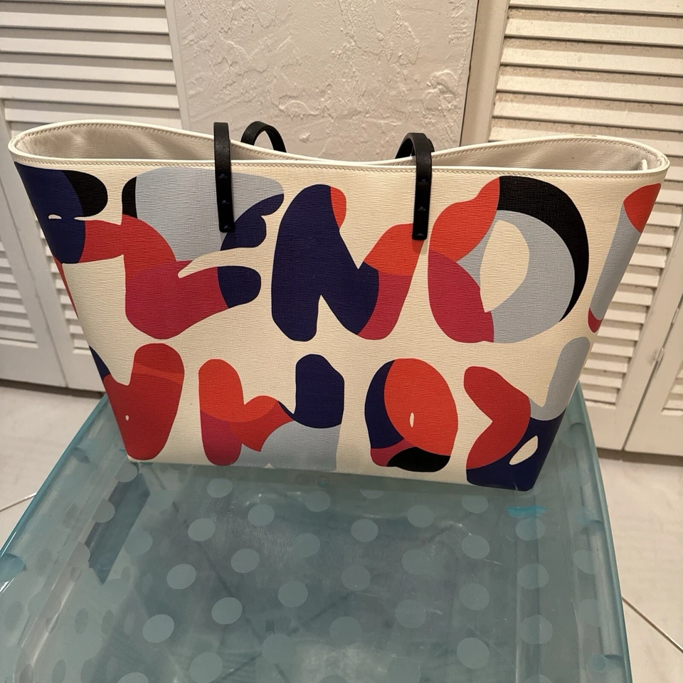 Bolso de Mano Fendi Roma Vitello Elite Signature Estampado de Graffiti Bolso Blanco Calabacín Foto 1 de 4