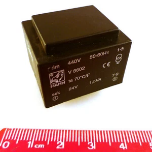 HAHN V8602 Transformador encapsulado Prima: 440V Sec: 24V 1.5VA MBE001E - Imagen 1 de 3