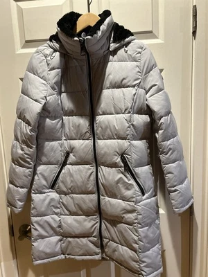 Women’s Andrew Marc Stretch Long Hooded Puffer Parka Jacket Light Gray Size M - Image 1 of 4