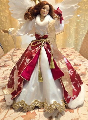 ASHTON DRAKE Künstlerpuppe Porzellanpuppe Engel des Winters mit Musik +Kardinäle - Bild 1 von 4