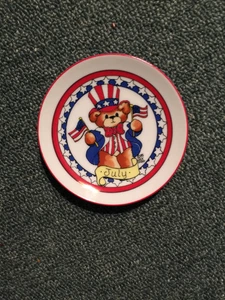 4" Collectible Plate "JULY" Lucy and Me ~ Lucy Rigg BEAR Design ~ 1986 ENESCO - Picture 1 of 2