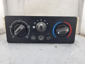 03 05 04 Saturn Ion heater temperature climate control switch unit 22718843 - Picture 1 of 9