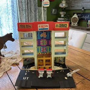 Vintage Exxon Service Station Parking Garage Toy Playset Retro 70s 80s Sears - Picture 1 of 14