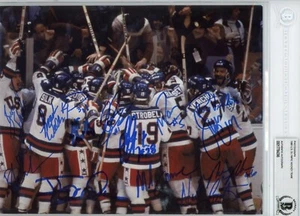 Foto firmada de 1980 de hockey de EE. UU. ganadora de oro de 8x10 por 14 - Foto cubierta de Beckett BAS - Imagen 1 de 1