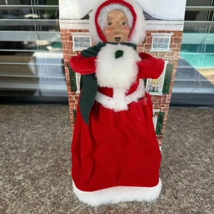 Byers' Choice The Carolers 13.5" Mrs Clause Standing - Picture 1 of 15