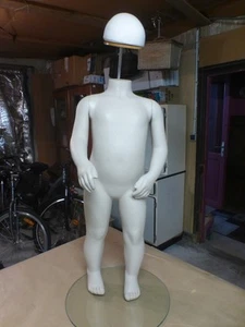 ancien Mannequin de Vitrine Enfant hauteur 93 cm sur socle en verre - Imagen 1 de 11