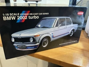 Kyosho 1/18 BMW 2002 Turbo Tii bianco n. 08541W come nuovo - Foto 1 di 22