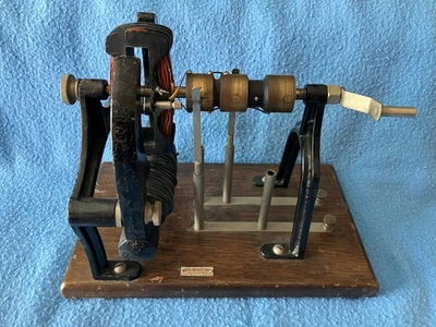 DYNAMO MOTOR GENERATOR Antique Physics Scientific Display Chicago Apparatus Co. - Image 1 of 4