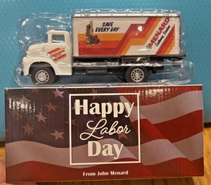 NIB MENARDS CASHWAY LUMBER 1950'S? BOX TRUCK DELIVERY EMPLOYEE GIFT DIECAST - Picture 1 of 6