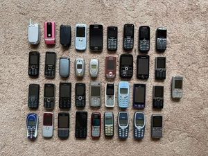 Job Lot 37 X Mobile Phones (Untested) Nokia/Samsung/Motorola/Sony Ericsson Etc - Photo 1 sur 12