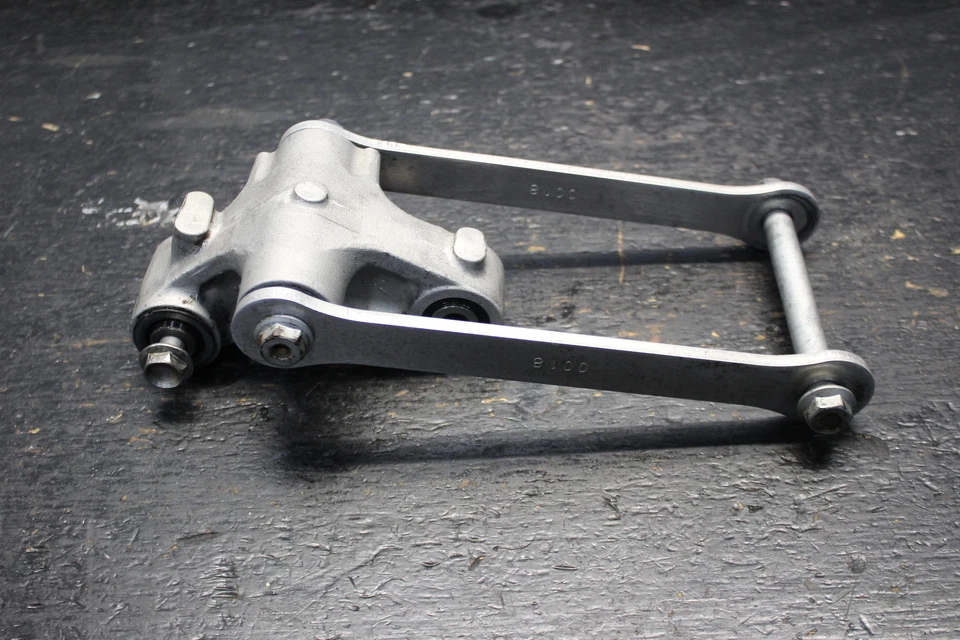 06-07 KAWASAKI NINJA ZX10R ZX10 TRASERO DOGBONE ACOPLAMIENTO ENLACE 2006 2007 Foto 1 de 4