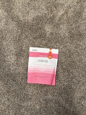 Le vel Thrive Pink Pro con limonada rosa cafeína 16 porciones - Envío gratuito Foto 1 de 2
