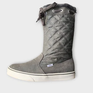 Vans graue Wildleder gesteppte Fleece gefütterte halbhohe Stiefel. Größe 6,5. - Bild 1 von 8