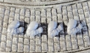 28 mm WW2 British Airborne Polish Commando Paratrooper Right Arm x 4 Bits Ersatzteile - Bild 1 von 1