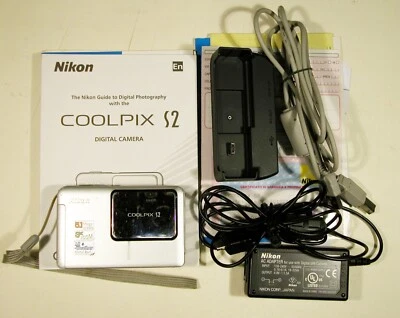 NIKON COOLPIX S2 ULTRA SLIM zoom Nikkor ED con accessori originali. Testata. - Immagine 1 di 4