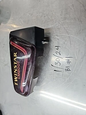 PANEL CUBIERTA LATERAL DERECHO HONDA CM 200 T T TWINSTAR Foto 1 de 4