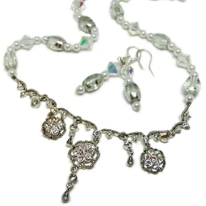 Tesoros recuperados - Collar y pendientes de diamantes de imitación y vidrio transparentes de SoniaMcD - Imagen 1 de 12
