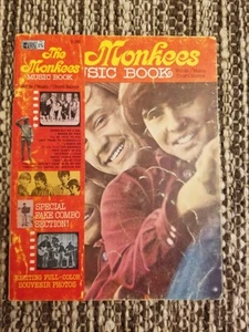 The Monkees Music Book 1966 libro di canzoni parole musica accordi nomi compagni di musica 15 - Foto 1 di 10