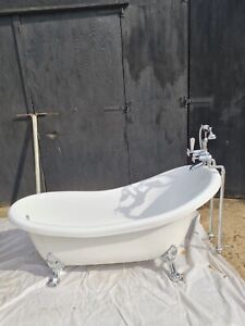 Beautiful Jacuzzi Freestanding Bath with taps and shower head