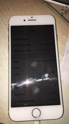 Apple iPhone 7 - 128GB - Argento (Sbloccato) - Immagine 1 di 2