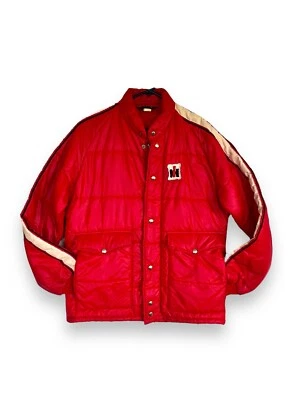 Abrigo Chaqueta de Trabajo Granja Camionero Puffer Rojo Cosechador Internacional De Colección M/L Foto 1 de 4