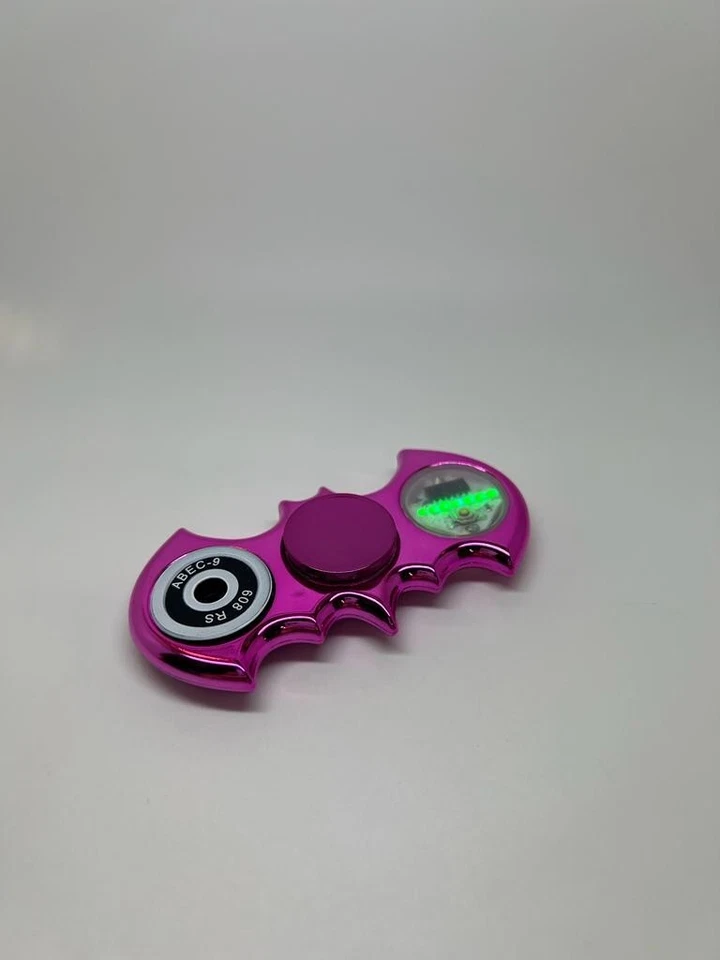 Nuevo Fidget Spinner Rosa Metálico Forma Batman con Luz Estrés Aliviar Ansiedad Foto 1 de 4